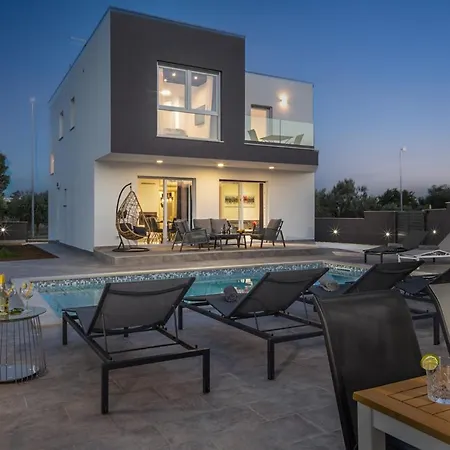 Viks Villa Galižana