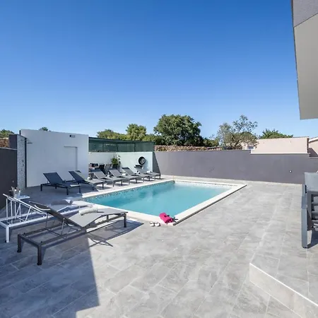 Viks Villa Galižana